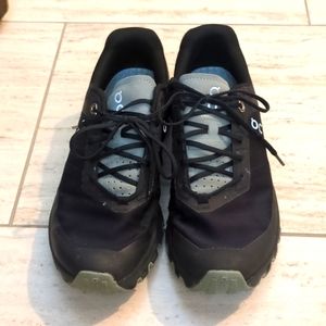 On Cloud women's shoes, black & gray, 7.5